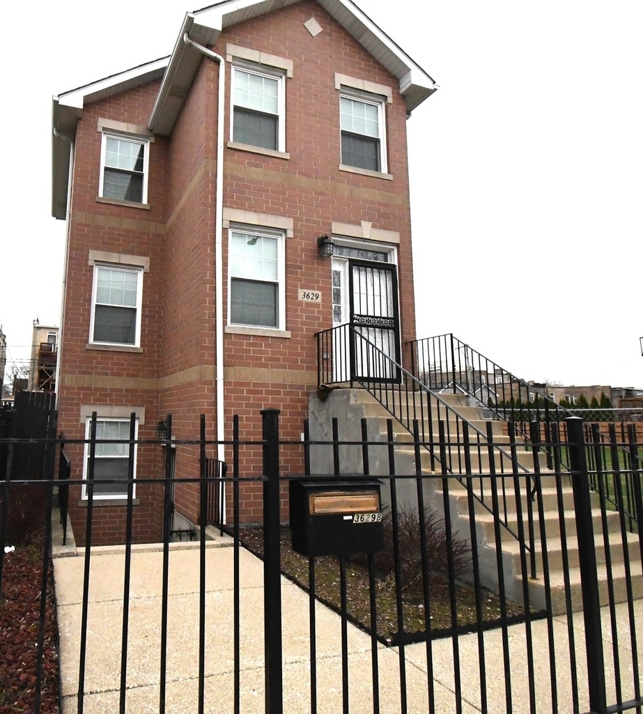3629 S Indiana Avenue - Photo 0