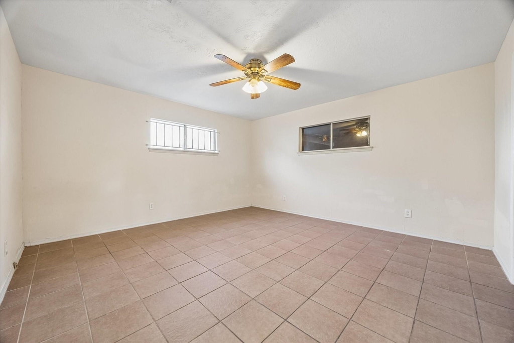 7119 Long Point Road - Photo 15