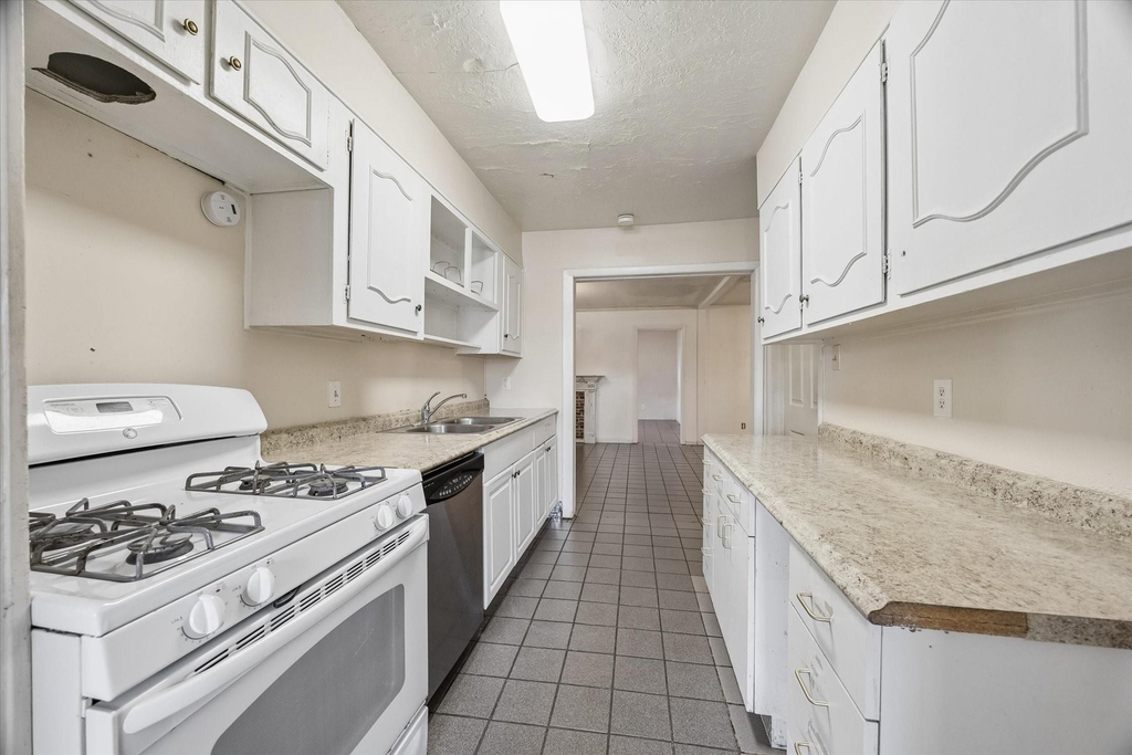 7119 Long Point Road - Photo 8