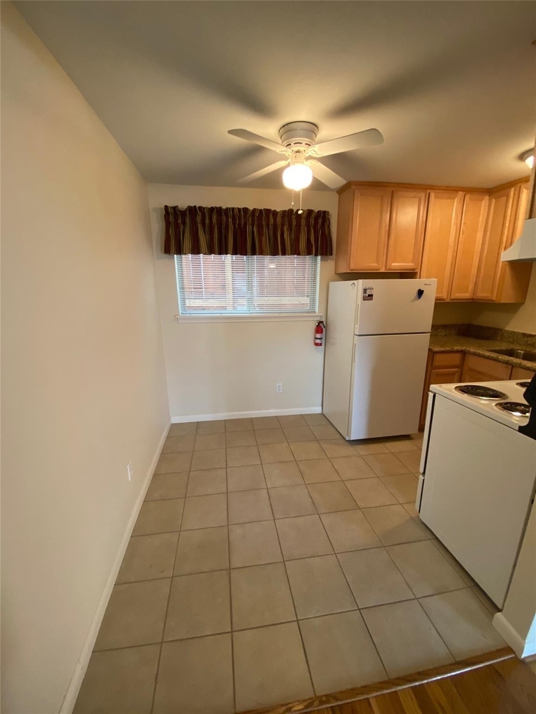 1523 Heights Boulevard - Photo 2