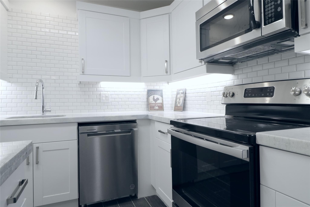 412 Pacific Street - Photo 19