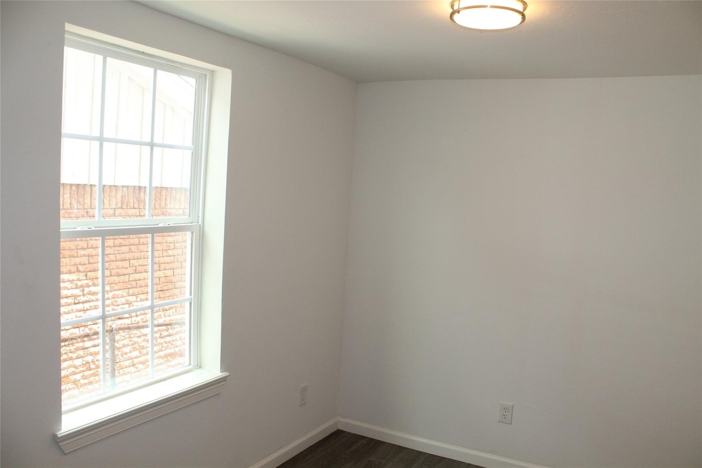 1015 30th Street - Photo 13