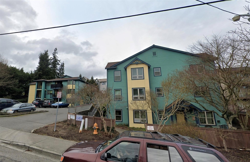 2503 Howard Ave - Photo 2