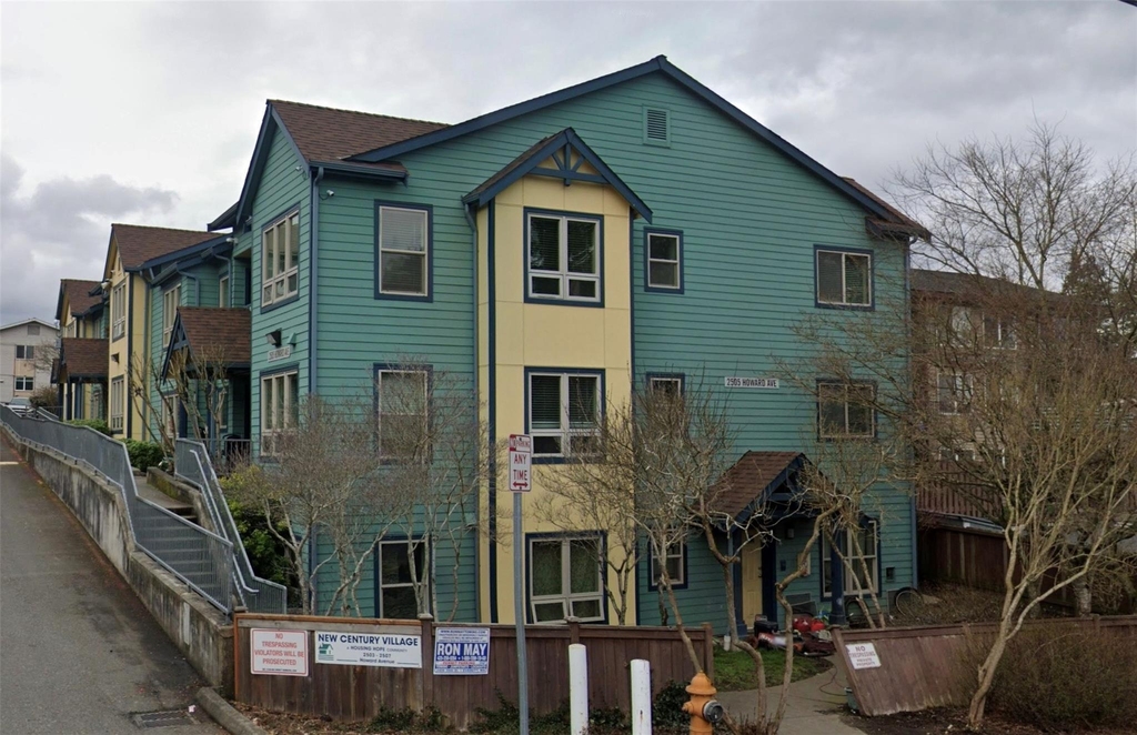 2503 Howard Ave - Photo 1