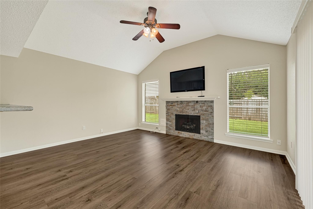 4010 Spring Garden Drive - Photo 9