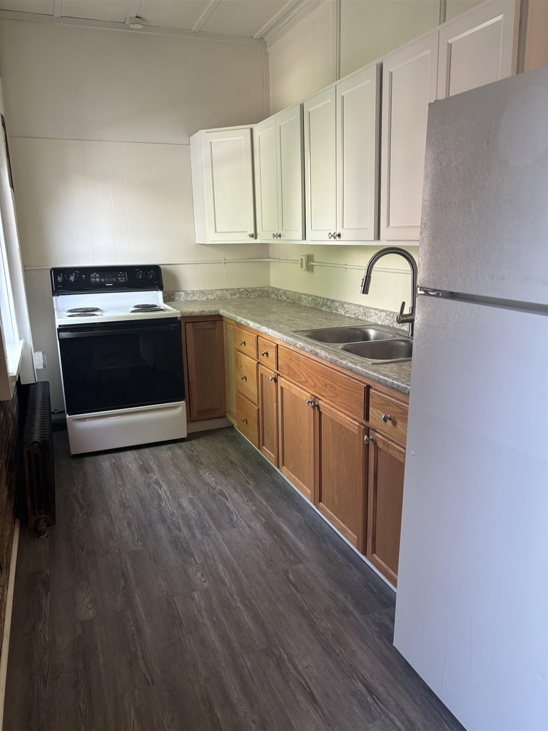 75 North Main - Photo 3