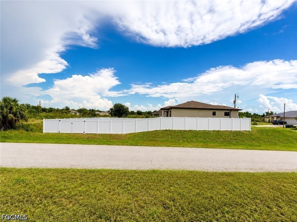 2618 69th Street W - Photo 8