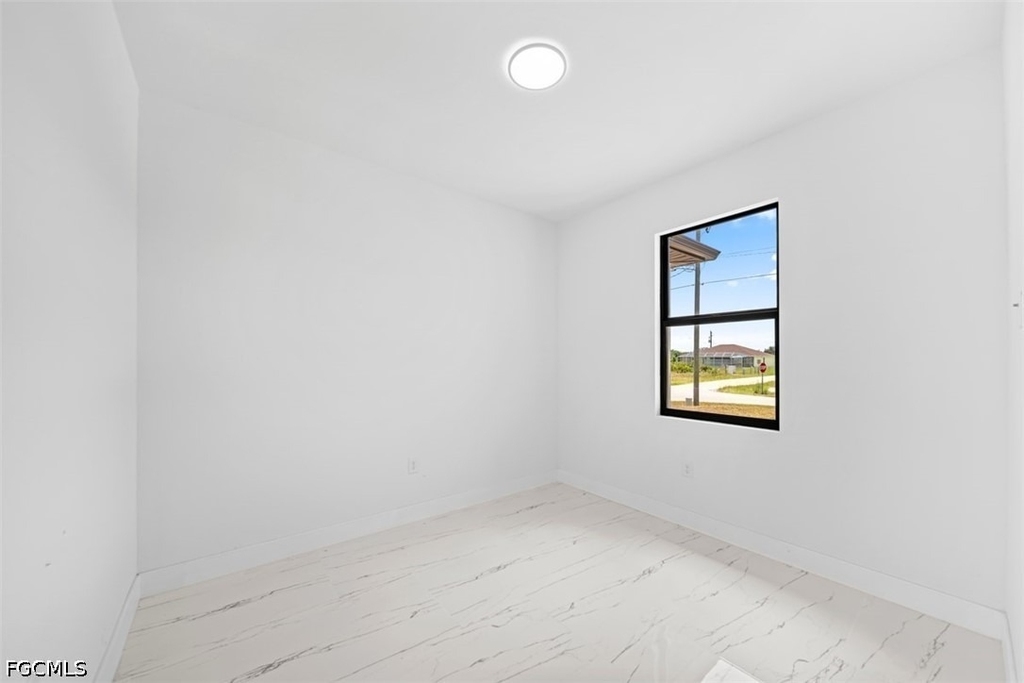 2618 69th Street W - Photo 12
