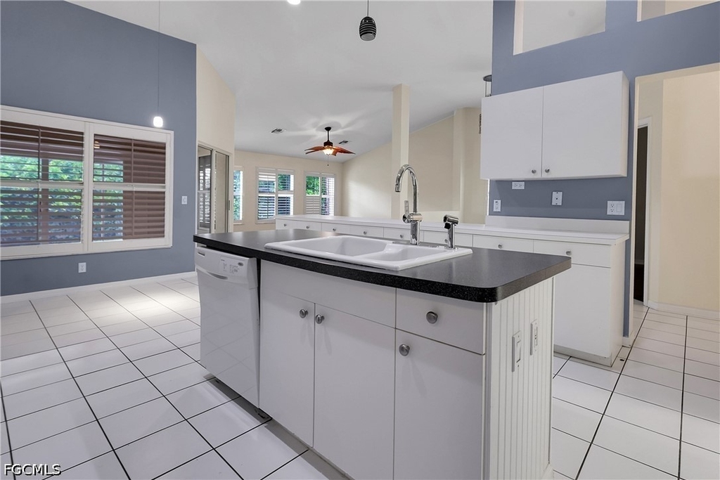 22203 Seashore Circle - Photo 16
