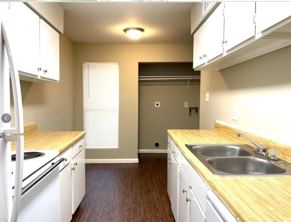 2200 Cypress Landing Drive - Photo 5