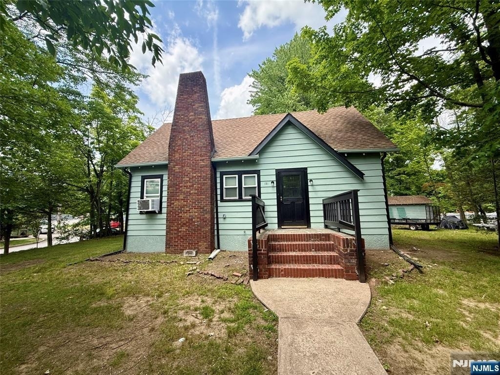 131 W Ramapo - Photo 0