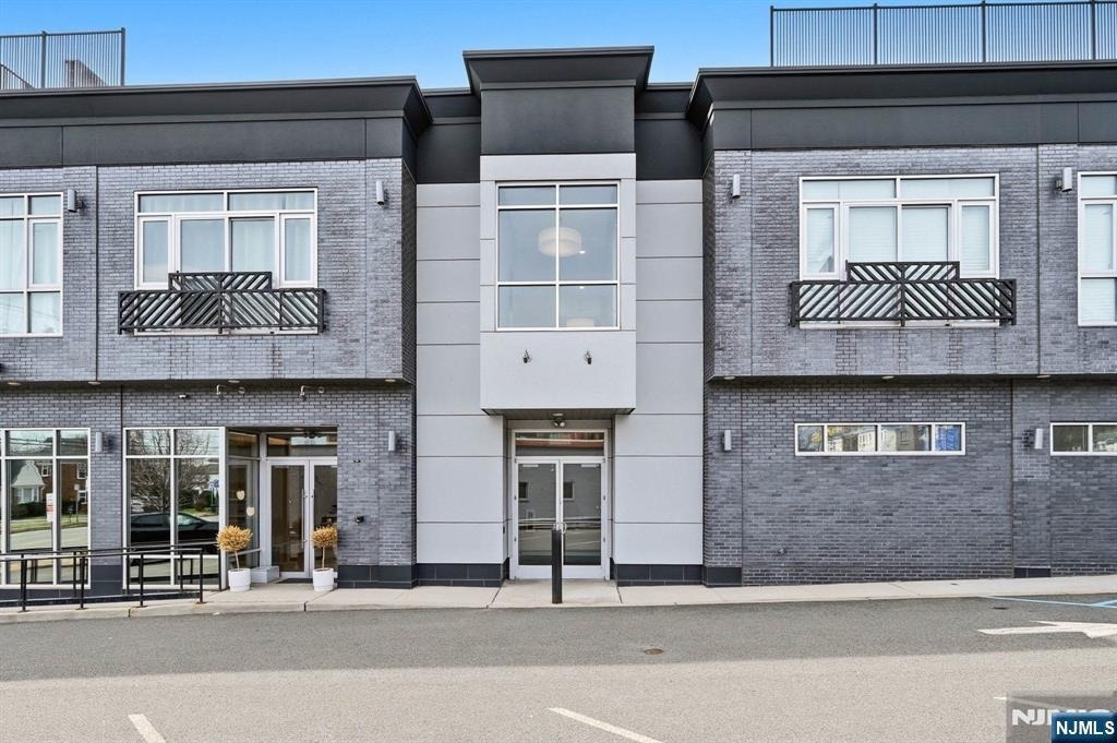 271 Millburn - Photo 1