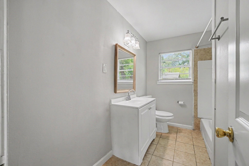 8433 Woodlyn Road - Photo 15