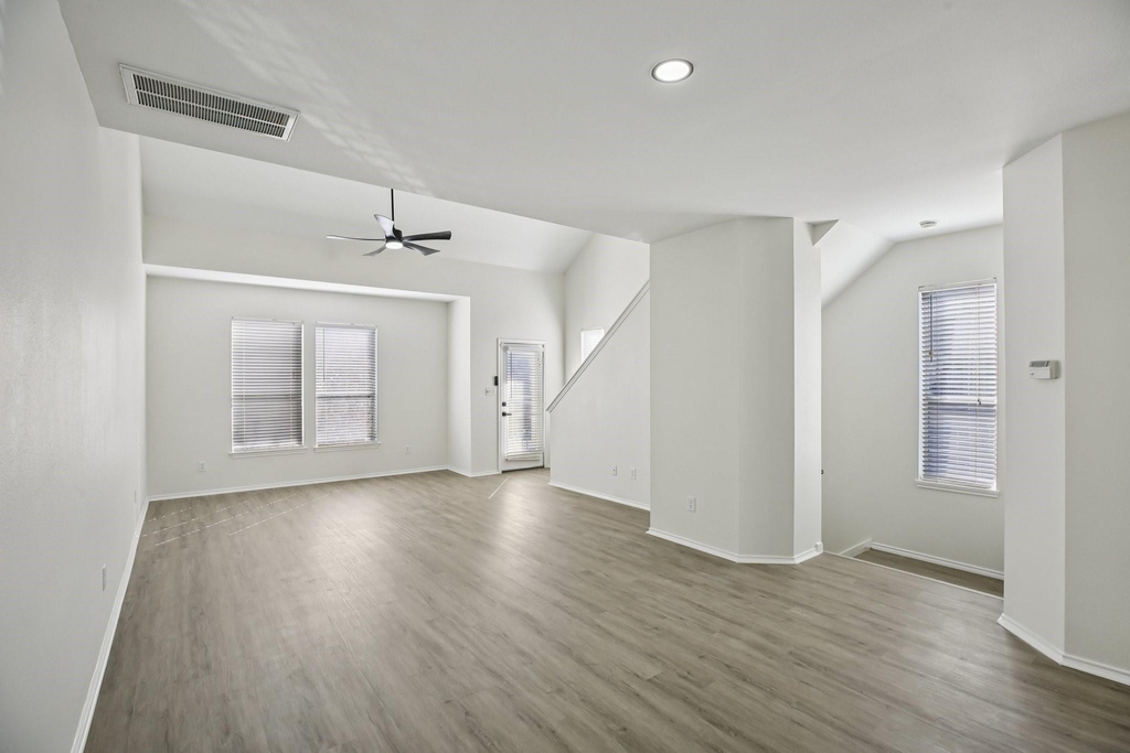 1705 Stuart Street - Photo 4