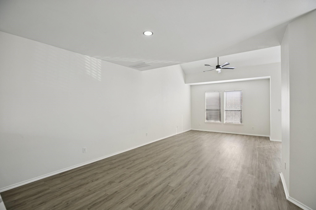 1705 Stuart Street - Photo 5