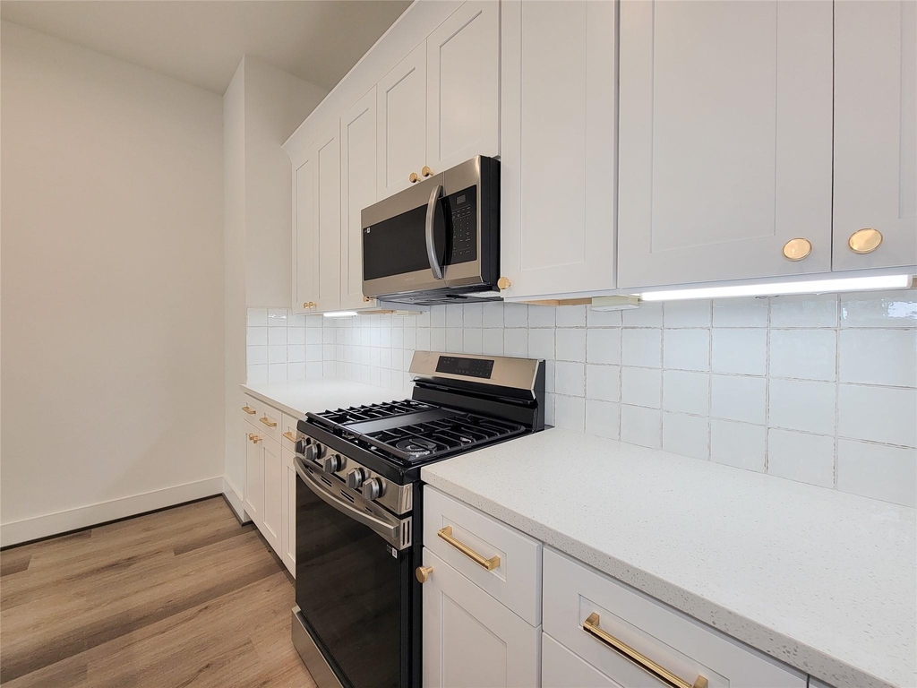 7705 Earl Rudder Way - Photo 17