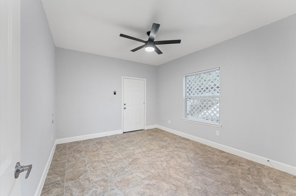 8221 Brockton Street - Photo 5