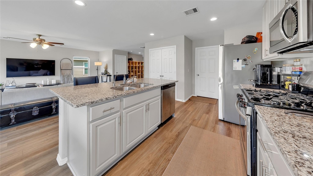 2147 Twisted Cedar Court - Photo 11