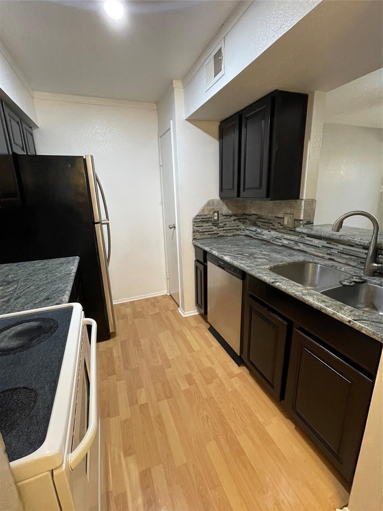 18519 Egret Bay Boulevard - Photo 3
