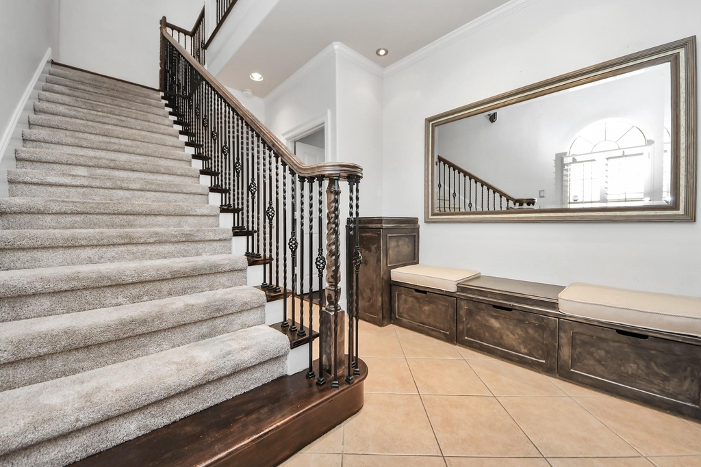 710 Jackson Hill Street - Photo 3