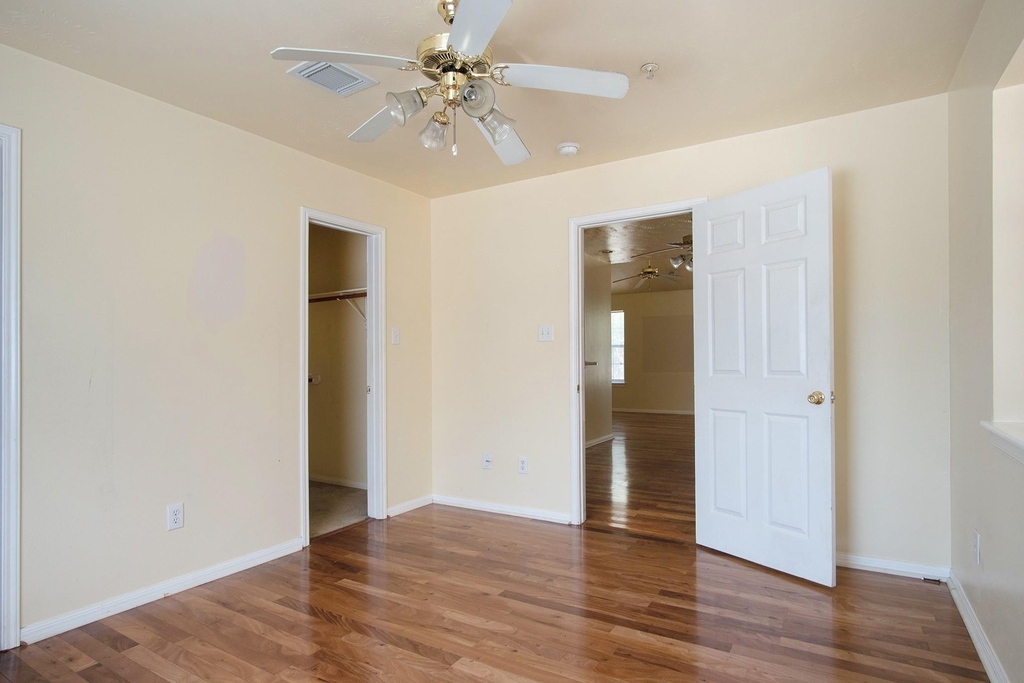 1207 Lovett Street - Photo 10