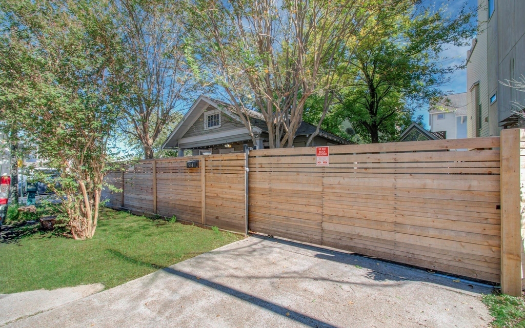 914 Snover Street - Photo 1