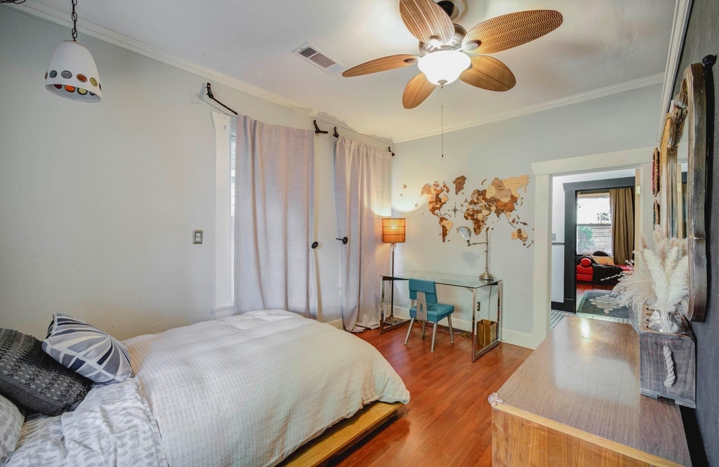 914 Snover Street - Photo 15