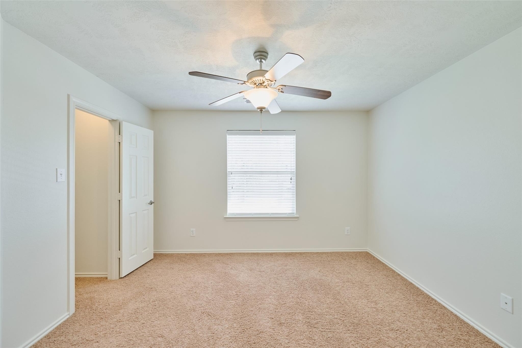 327 Bloomhill Place - Photo 32