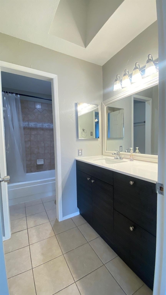 2601 S Braeswood Boulevard - Photo 14