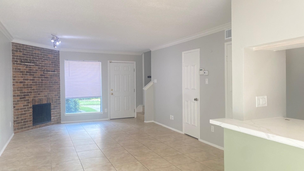 2601 S Braeswood Boulevard - Photo 6