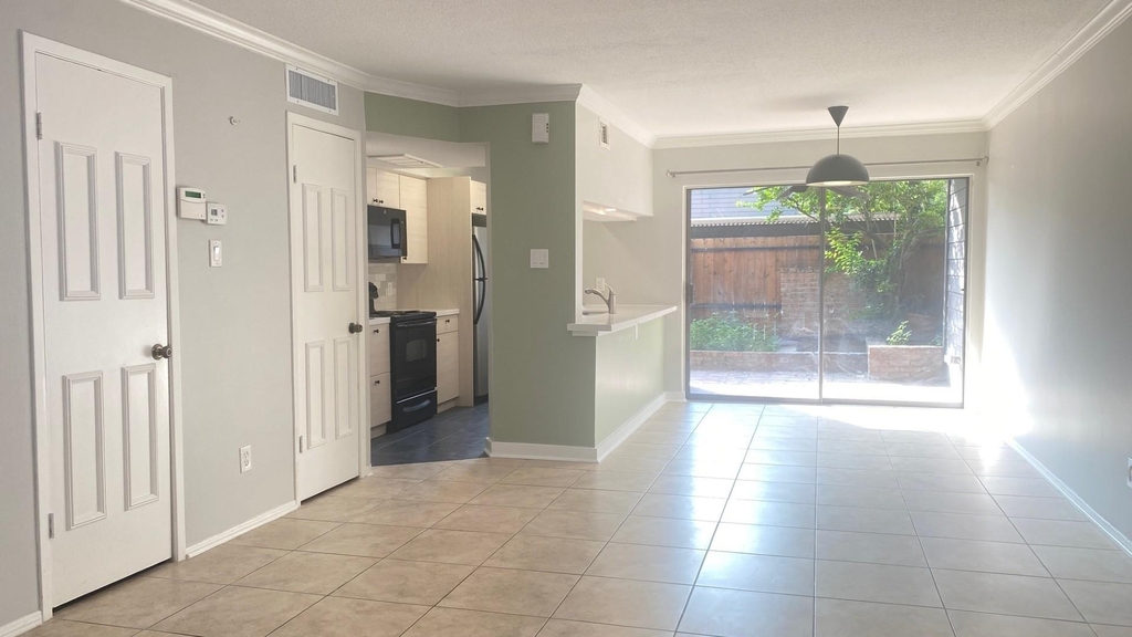 2601 S Braeswood Boulevard - Photo 2