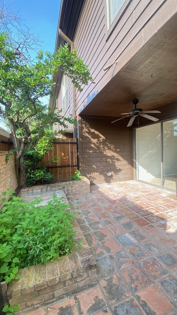 2601 S Braeswood Boulevard - Photo 18