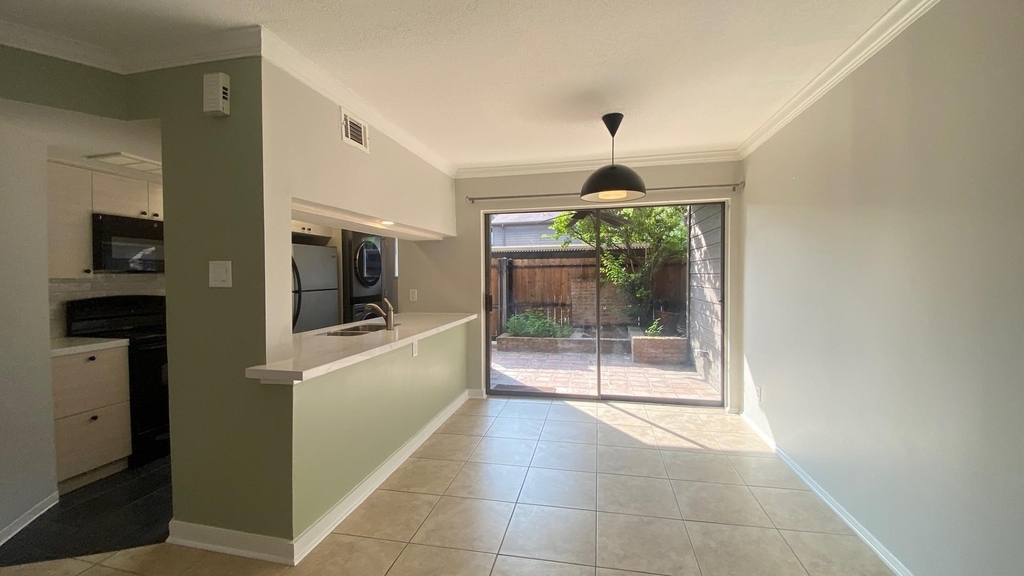 2601 S Braeswood Boulevard - Photo 3