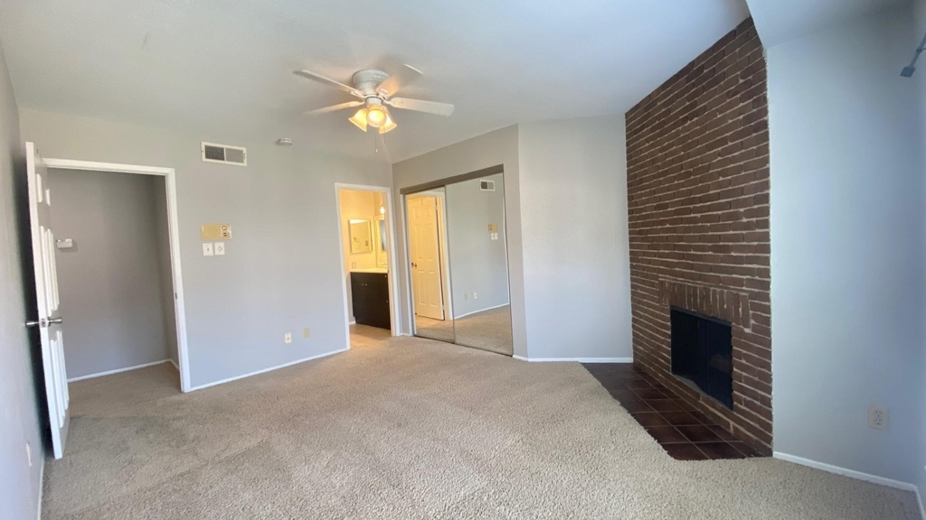 2601 S Braeswood Boulevard - Photo 13