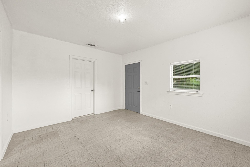 14336 Victoria Street - Photo 7