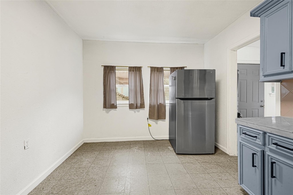 14336 Victoria Street - Photo 10