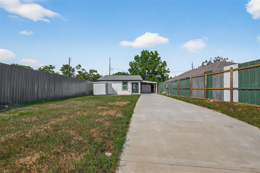 889 Chas Lane - Photo 2