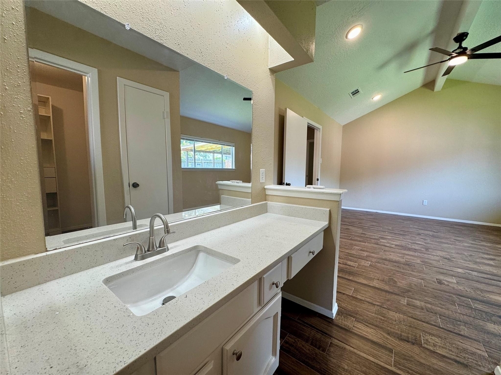 9831 Shell Rock Road - Photo 23