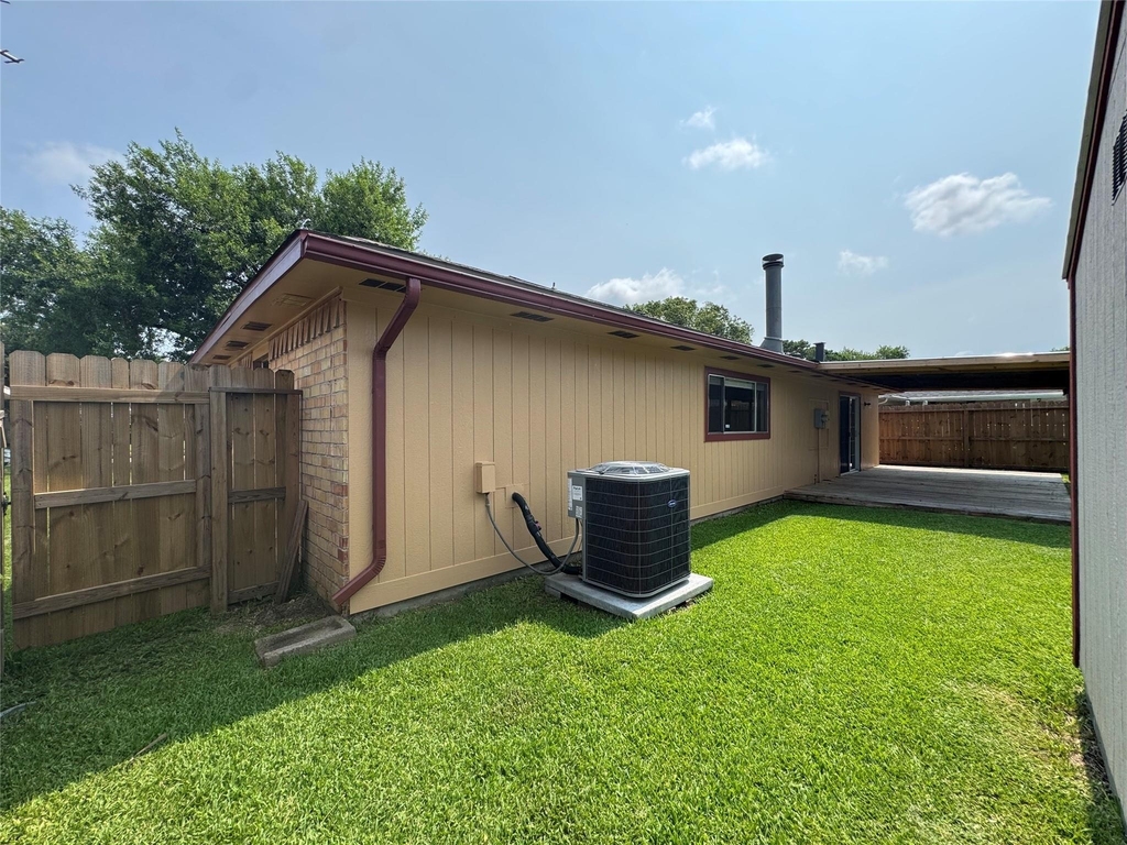 9831 Shell Rock Road - Photo 36