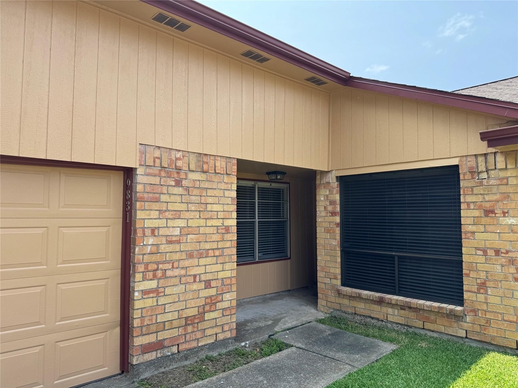 9831 Shell Rock Road - Photo 3