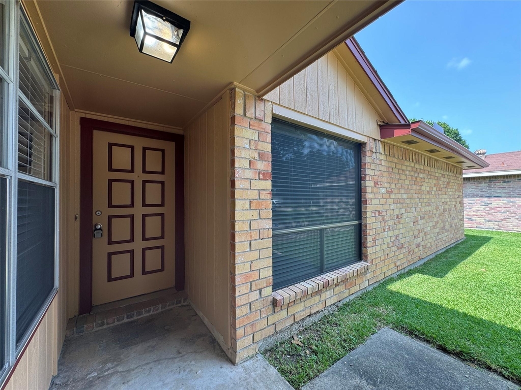 9831 Shell Rock Road - Photo 4