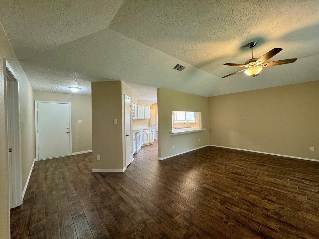 9831 Shell Rock Road - Photo 6