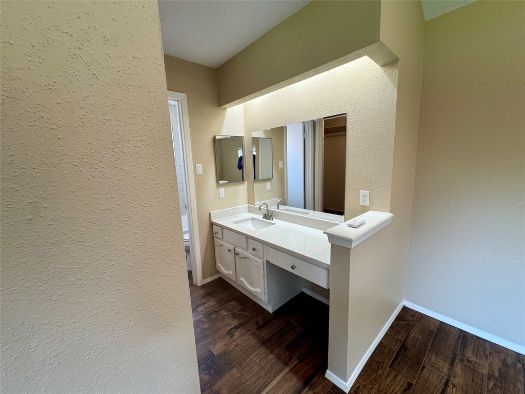 9831 Shell Rock Road - Photo 20