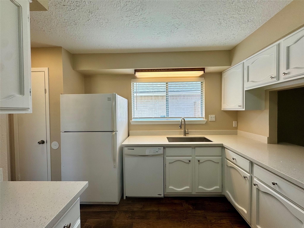 9831 Shell Rock Road - Photo 11