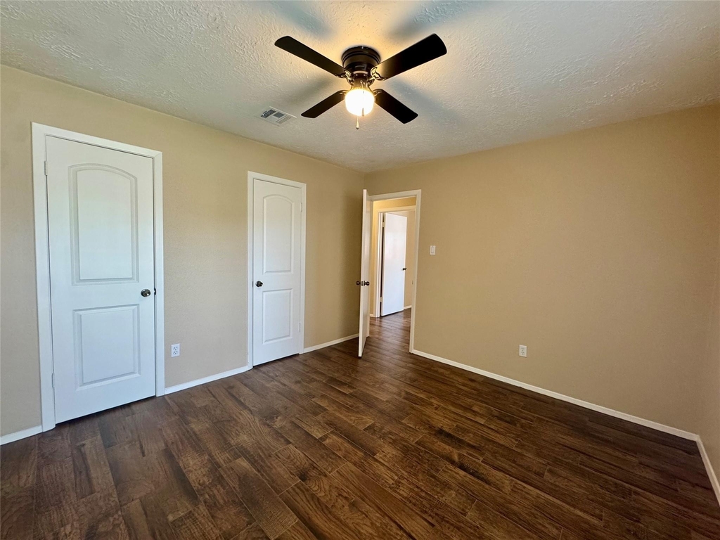 9831 Shell Rock Road - Photo 29