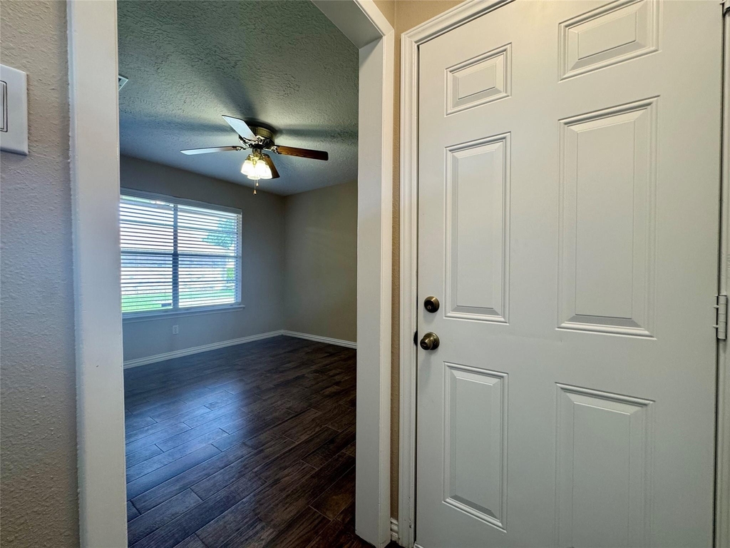 9831 Shell Rock Road - Photo 14