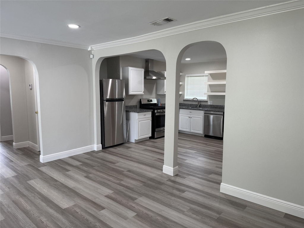 1318 Sulphur Street - Photo 3