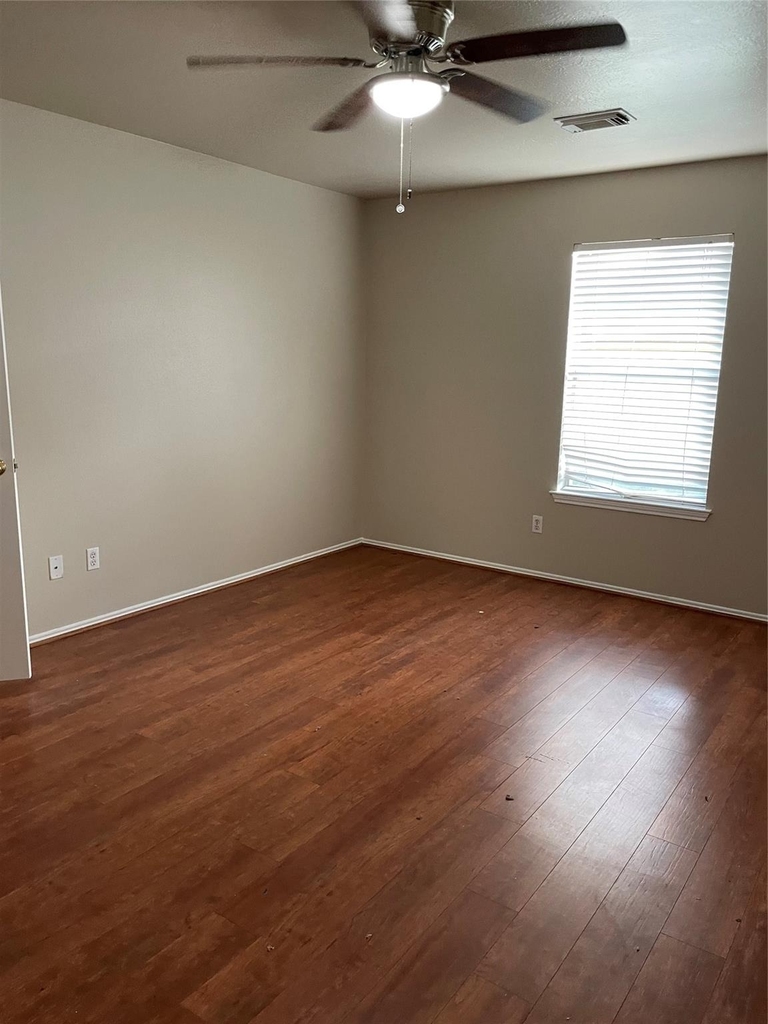 9311 Parkmore Drive Drive - Photo 3
