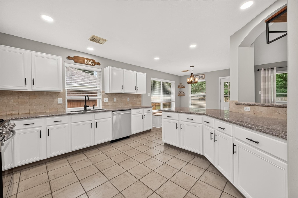 1810 Ashton Village Drive - Photo 10