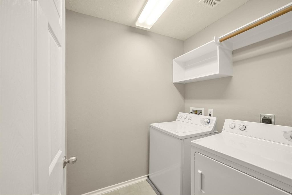171 N Burberry Park Circle - Photo 29